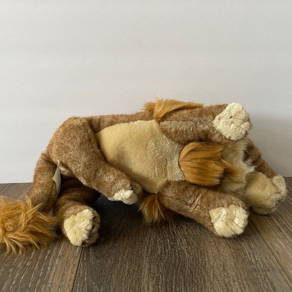 E & J Classic Toys Vintage Ej Classic Lion Laying Realistic Safari